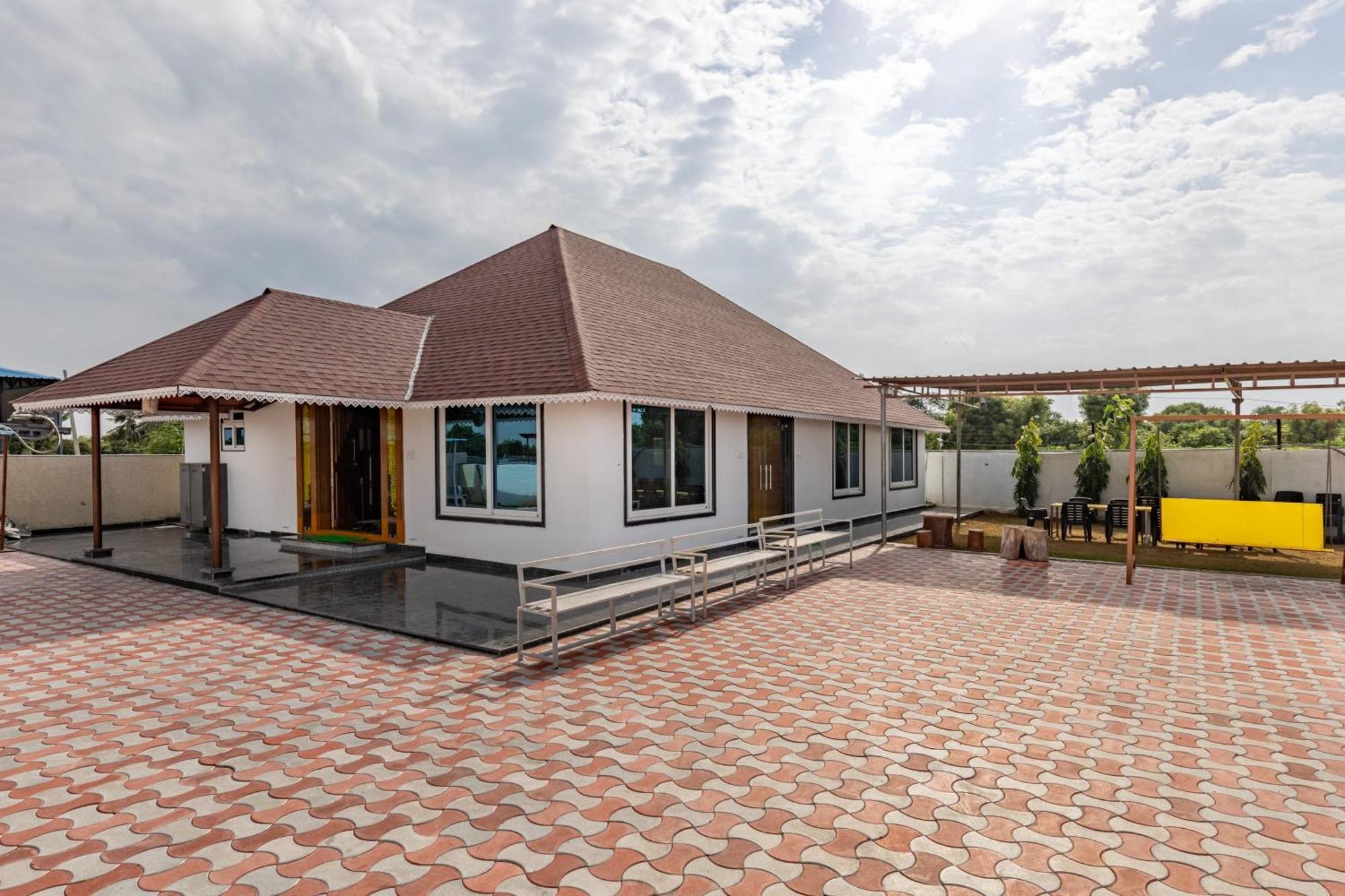 Aqua Lagoon Villa By Secret Turtle Pvt Pool Private Lawn Secunderabad Exterior photo